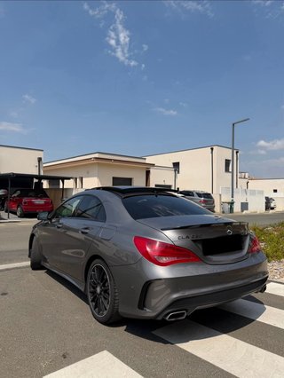 Mercedes-Benz CLA 220d AMG