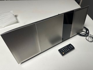 Equipo de Sonido Negro y Plateado