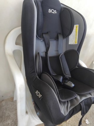 Silleta de coche BQS gris y negro