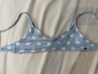 Top bikini lunares azul y blanco