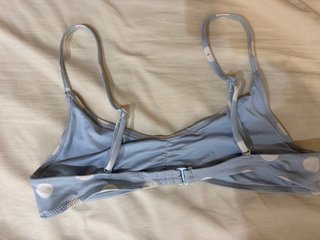 Top bikini lunares azul y blanco