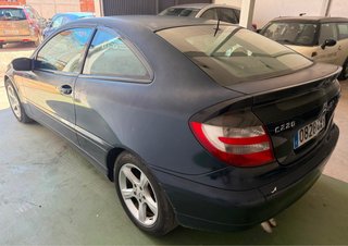 Mercedes-Benz Clase C 2004