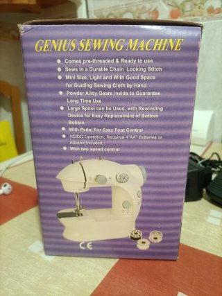Máquina de coser con pedal.