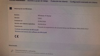 Ordenador de sobremesa. Monitor. Teclado y ratón