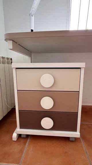 Dormitorio juvenil madera maciza impecable.