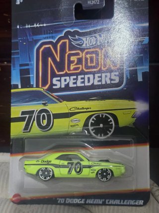Hot Wheels Neon Speeders '70 Dodge Challenger