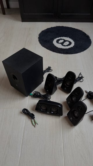 Logitech Z506 5.1 Subwoofer Altavoces