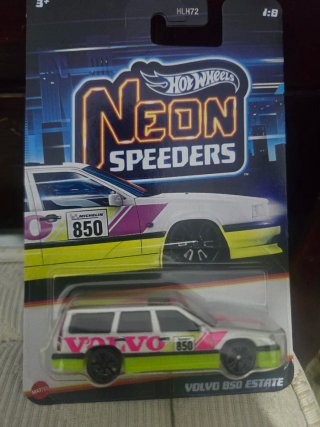 Hot Wheels Volvo 850 Estate Neon Speeders