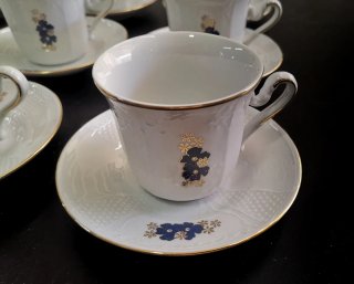 Conjunto de platos y tazas de café Bavarian Erika