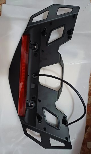 Portaequipajes trasero moto con luz LED