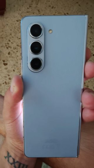 Samsung Galaxy Z Fold 5