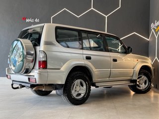 Toyota Land Cruiser ¡con 165cv y 4x4!