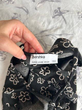 Top crop flores negro XS