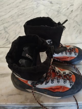 Botas Bestard Canyon Negras/Naranjas