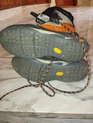 Botas Bestard Canyon Negras/Naranjas