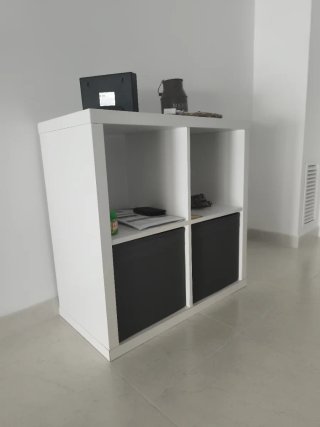 Módulo de almacenamiento blanco