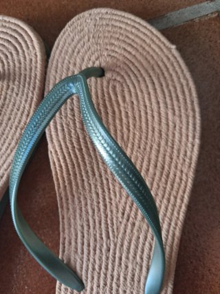 Chanclas mujer beige y verde