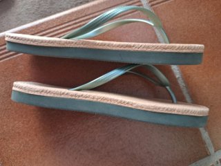 Chanclas mujer beige y verde