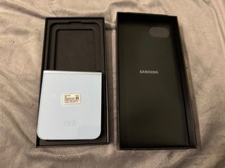 Samsung Galaxy Z Flip 6 256GB  Bateria 99%