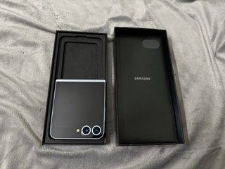 Samsung Galaxy Z Flip 6 256GB  Bateria 99%