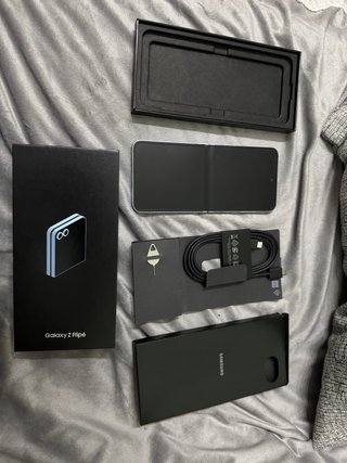 Samsung Galaxy Z Flip 6 256GB  Bateria 99%