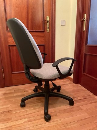Silla de Escritorio giratoria con ruedas