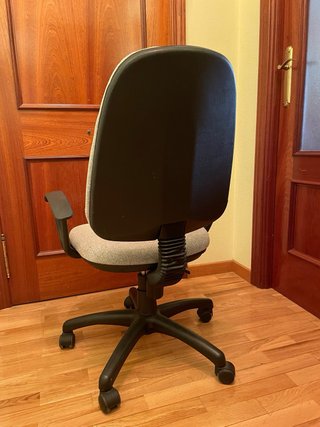 Silla de Escritorio giratoria con ruedas