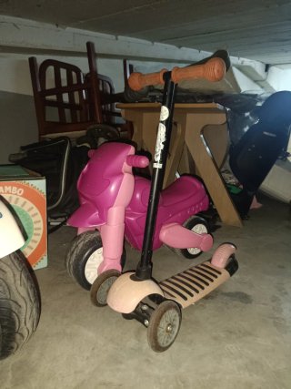 Moto y patinete infantil niña