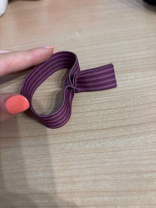 Pulsera Noon Morada con Corazones