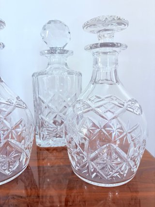 Juego de 4 licoreras antiguas de cristal tallado