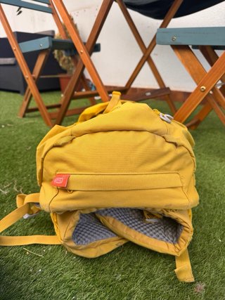 Mochila Quechua 20L Amarilla