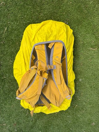 Mochila Quechua 20L Amarilla