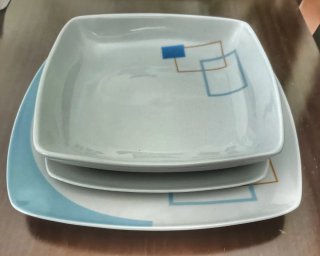 Plato Victoria Pop porcelana azul y blanco