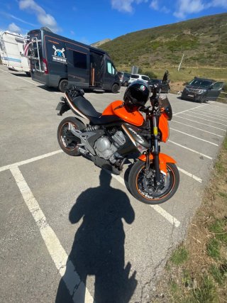 Kawasaki ER-6n Naranja y Negra