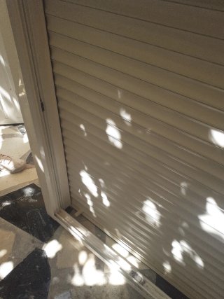 Ventana aluminio con persiana