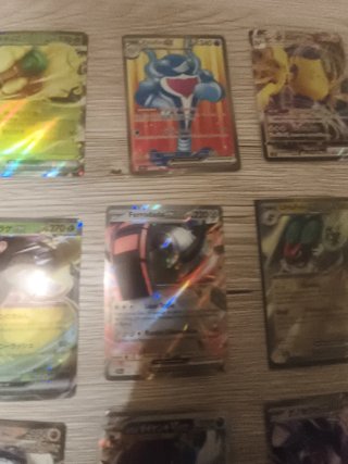Varie carte Pokémon