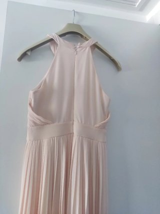 Vestido fiesta largo rosa palo plisado