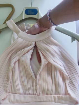 Vestido fiesta largo rosa palo plisado