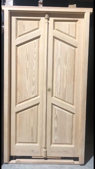 Puerta exterior de madera