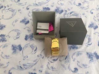 Reloj Guess Dorado con Diamantes