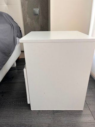 Mesilla de noche IKEA blanca cajón y balda