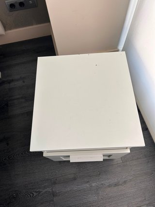 Mesilla de noche IKEA blanca cajón y balda