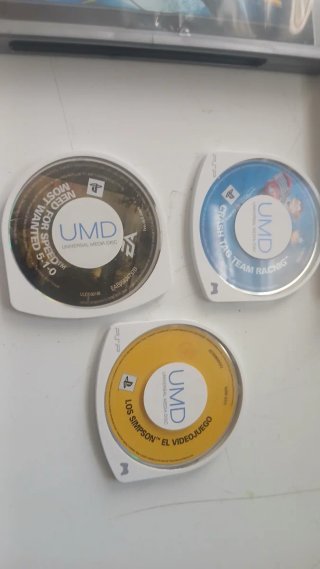 Lote 4 Juegos PSP: Invizimals, FIFA 14, Phineas y