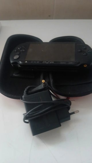 Lote 4 Juegos PSP: Invizimals, FIFA 14, Phineas y