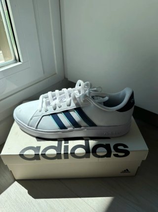 Zapatillas Adidas Blancas y Azules