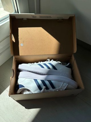 Zapatillas Adidas Blancas y Azules