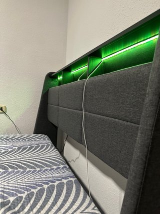 Cama Matrimonial Gris con Luces LED
