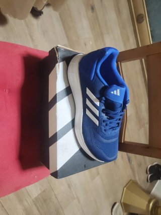 Zapatilla Adidas Azul y Blanca
