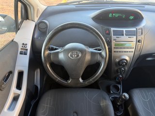 Toyota Yaris 2010 1.0.Etiquet C.Transferencia.Gtia