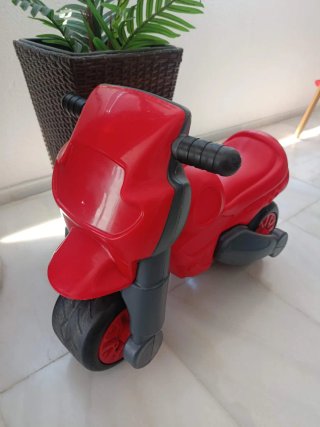 Lote bici, moto y 2 tractores infantiles